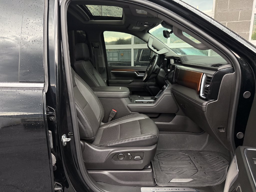 Used 2024 GMC Sierra 3500 Denali w/ Denali Reserve Package AWD/4WD image 48