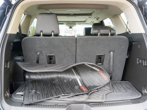 Used 2023 GMC Acadia Denali w/ Black Diamond Edition image 11