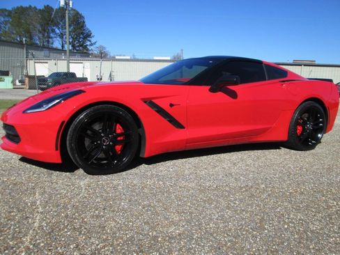 Used 2014 Chevrolet Corvette Stingray Z51 2dr Coupe w/ 3LT Preferred Equipment Group image 11