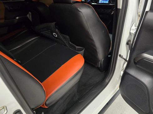 Used 2020 Toyota Tacoma SR5 image 36