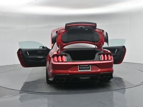 Used 2021 Ford Mustang Shelby GT500 w/ Carbon Fiber Track Pack image 37