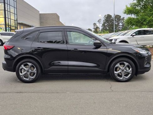 Used 2025 Ford Escape ST-Line w/ Tech Pack #1 FWD image 8