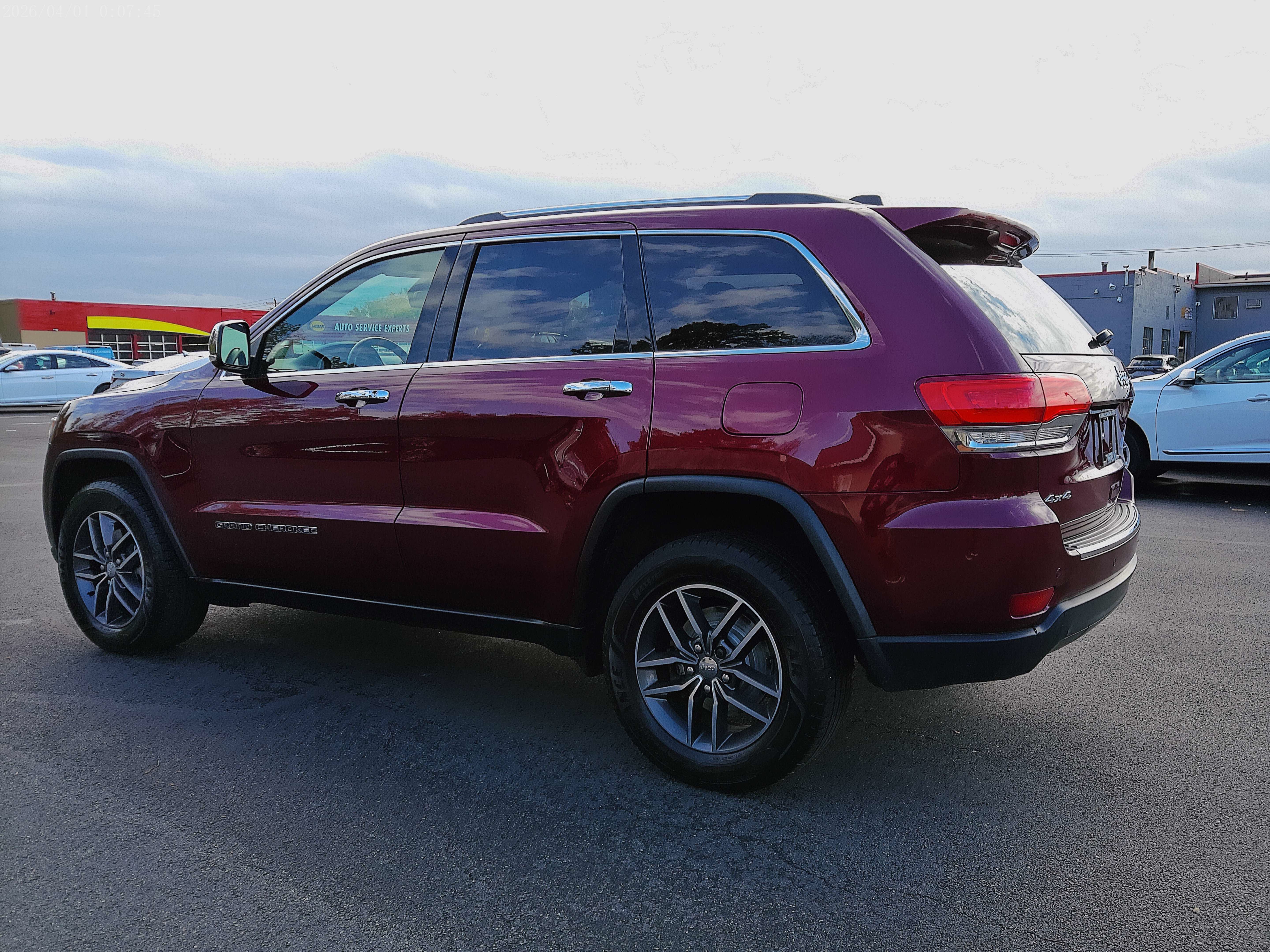 Used 2018 Jeep Grand Cherokee Limited AWD/4WD image 6