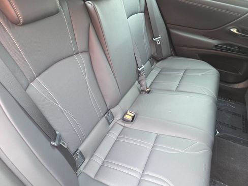 Certified 2024 Lexus ES 300h w/ Technology Package FWD image 30