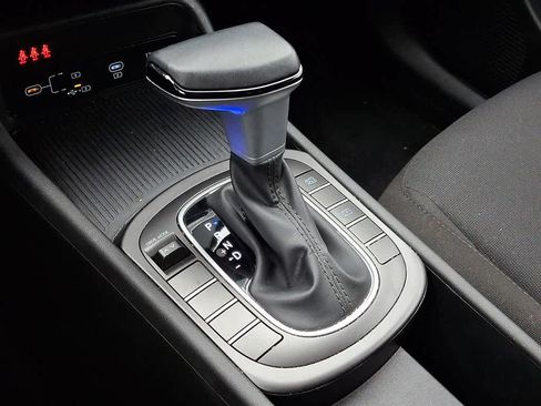 Used 2025 Hyundai Kona SEL image 14