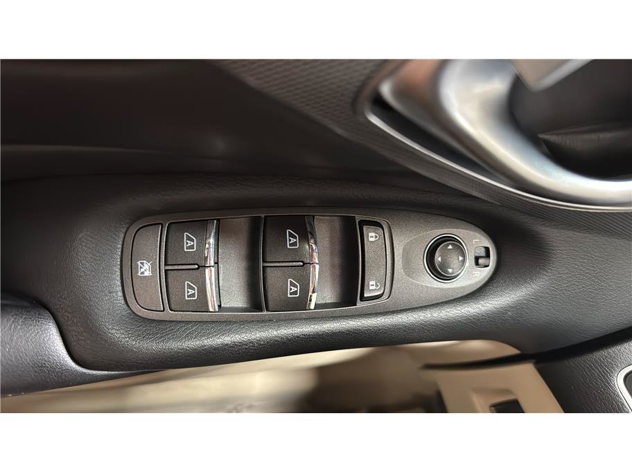 Used 2015 INFINITI Q50 Premium w/ Navigation Package RWD image 40