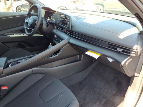New 2026 Hyundai Elantra SEL Sport FWD image 6