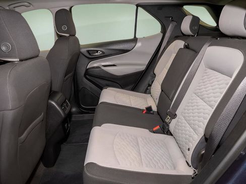 Used 2018 Chevrolet Equinox LS image 7