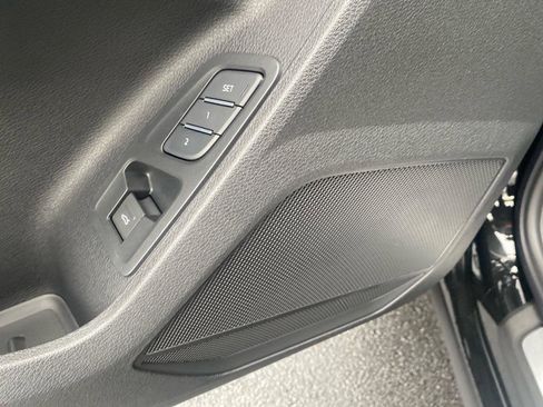 New 2025 Audi Q3 2.0T Premium image 11