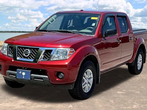 Used 2018 Nissan Frontier SV AWD/4WD image 2