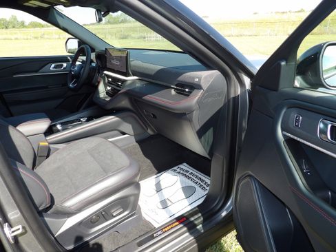 New 2025 Ford Explorer ST image 12