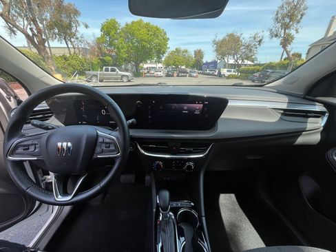 Used 2025 Buick Encore GX Preferred FWD image 31