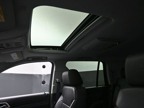 Used 2015 GMC Yukon Denali w/ Touring Package AWD/4WD image 15