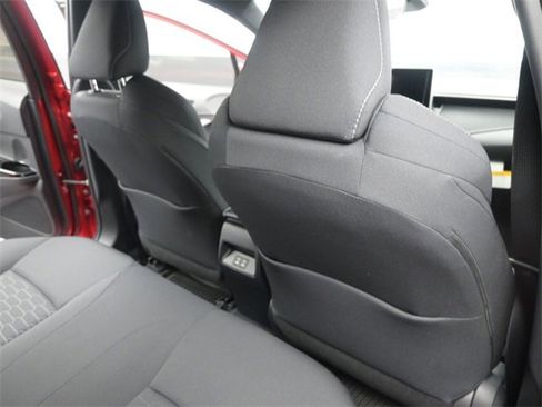 Certified 2025 Toyota Corolla SE image 27