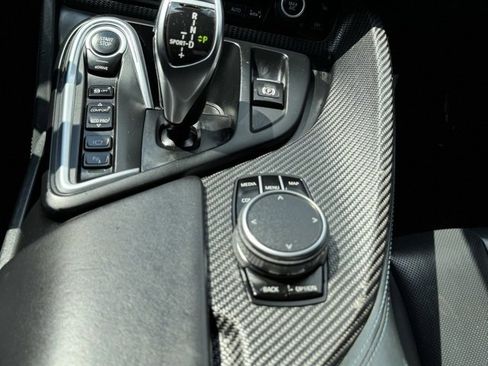 Used 2019 BMW i8 Roadster image 32