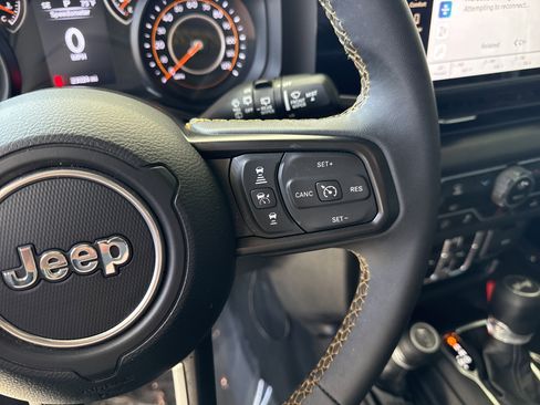 Used 2024 Jeep Wrangler Sport S image 7