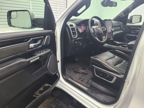 Used 2020 RAM 1500 Laramie image 14