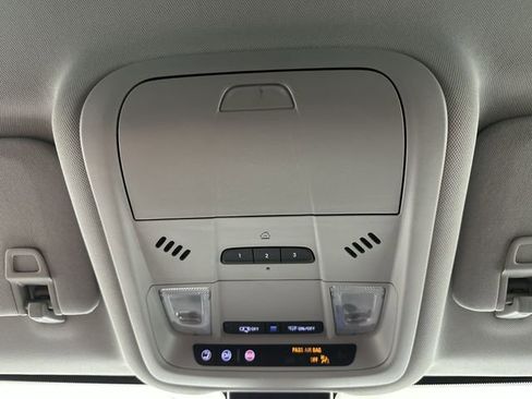 Used 2023 GMC Terrain SLT AWD/4WD image 38