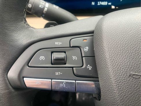 Used 2024 Cadillac XT4 Luxury w/ Cold Weather Package image 30