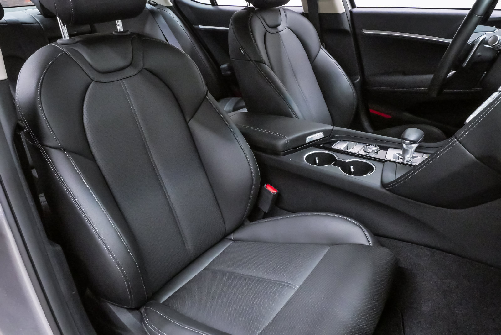 Certified 2026 Genesis G70 2.5T AWD/4WD image 14