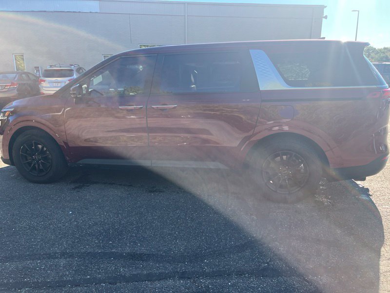 Used 2023 Kia Carnival LX FWD image 8