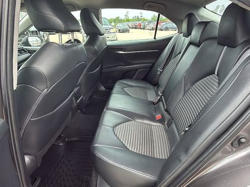 Used 2022 Toyota Camry SE w/ Carpet Mat Package (TMS) image 16