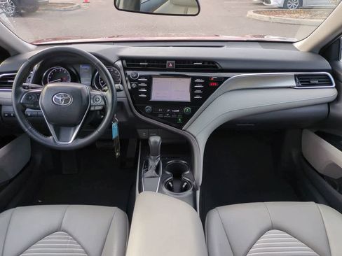Certified 2018 Toyota Camry SE image 14
