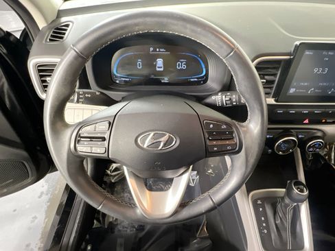 Used 2023 Hyundai Venue SEL w/ Cargo Package image 11