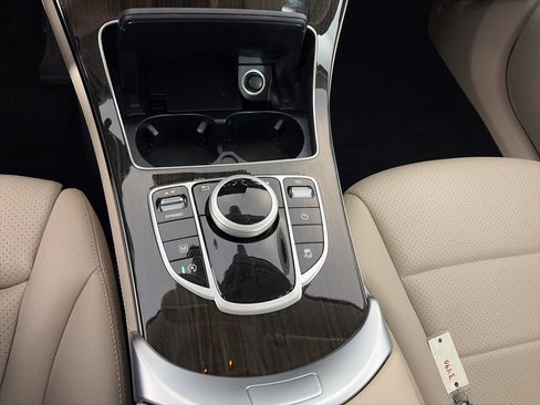 Used 2019 Mercedes-Benz GLC 300 4MATIC image 33