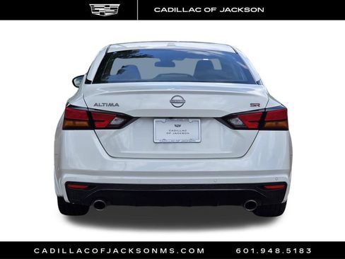 Used 2024 Nissan Altima 2.5 SR FWD image 7