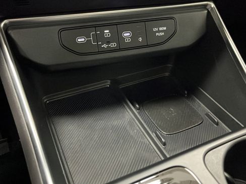 Used 2025 Kia Carnival SX w/ SX Dark Edition Package FWD image 32