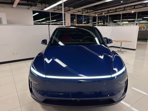 Used 2026 Tesla Model Y AWD image 12