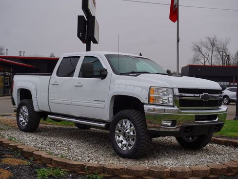 Used 2014 Chevrolet Silverado 2500 LTZ image 9