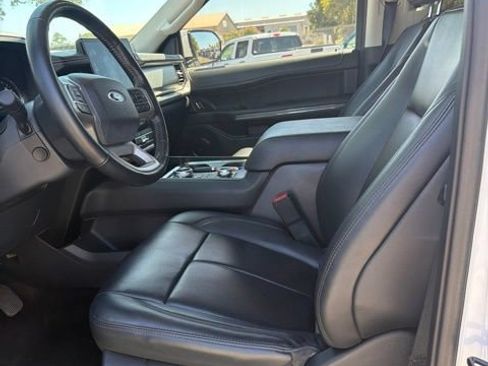 Used 2022 Ford Expedition XLT AWD/4WD image 6