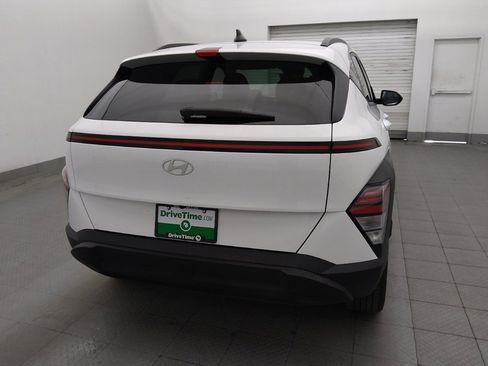Used 2025 Hyundai Kona SEL FWD image 7