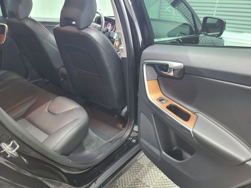 Used 2017 Volvo XC60 T6 Inscription w/ Climate Package AWD/4WD image 38