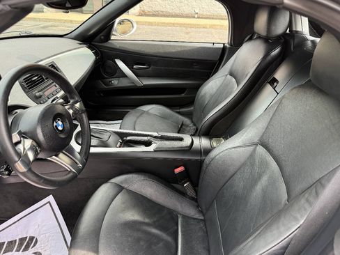 Used 2006 BMW Z4 3.0i RWD image 16