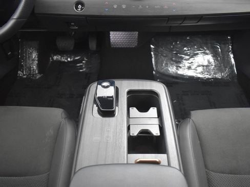 Used 2023 Nissan Ariya AWD image 12