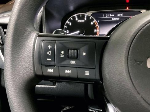 Used 2023 Nissan Rogue SV image 18