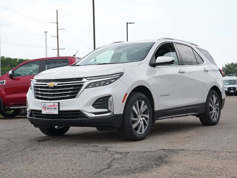 Used 2023 Chevrolet Equinox Premier AWD/4WD image 8