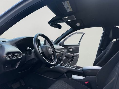 Used 2025 Honda HR-V Sport image 9