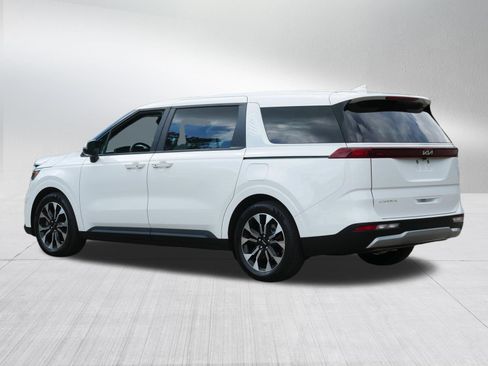 Certified 2023 Kia Carnival EX FWD image 5
