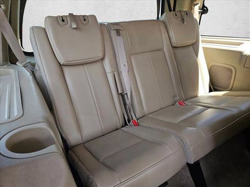 Used 2014 Ford Expedition XLT w/ Equipment Group 202A AWD/4WD image 24
