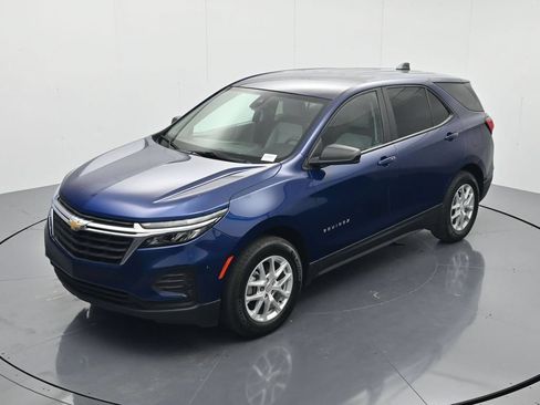 Used 2023 Chevrolet Equinox LS w/ LS Convenience Package FWD image 27