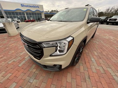 Used 2023 GMC Terrain SLT w/ Infotainment Package II image 25