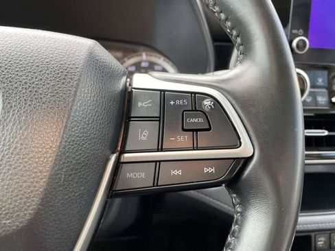 Used 2023 Toyota Highlander LE image 26