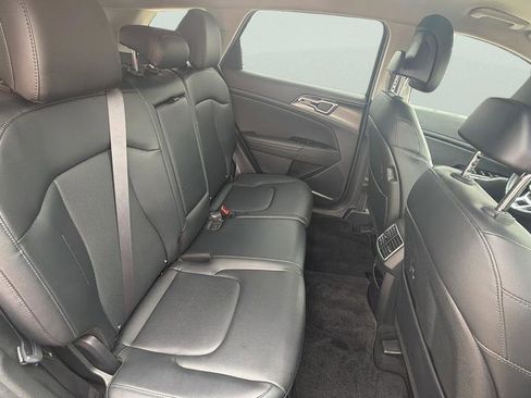 Used 2024 Kia Sportage EX image 23