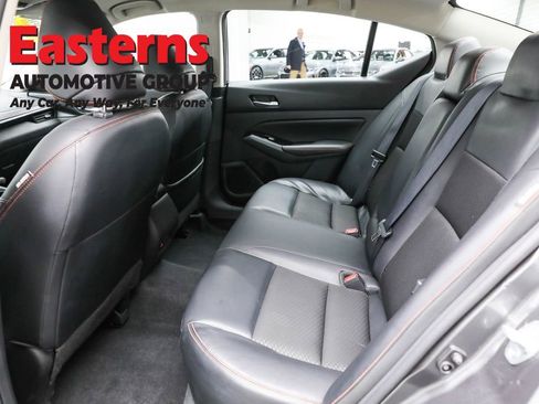 Used 2023 Nissan Altima 2.5 SR FWD image 21