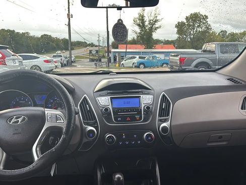 Used 2012 Hyundai Tucson GLS image 17