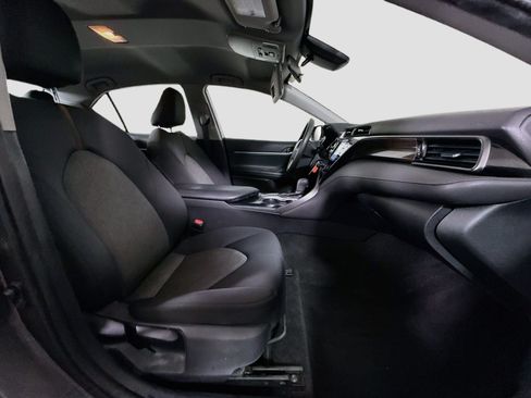Used 2019 Toyota Camry LE FWD image 28